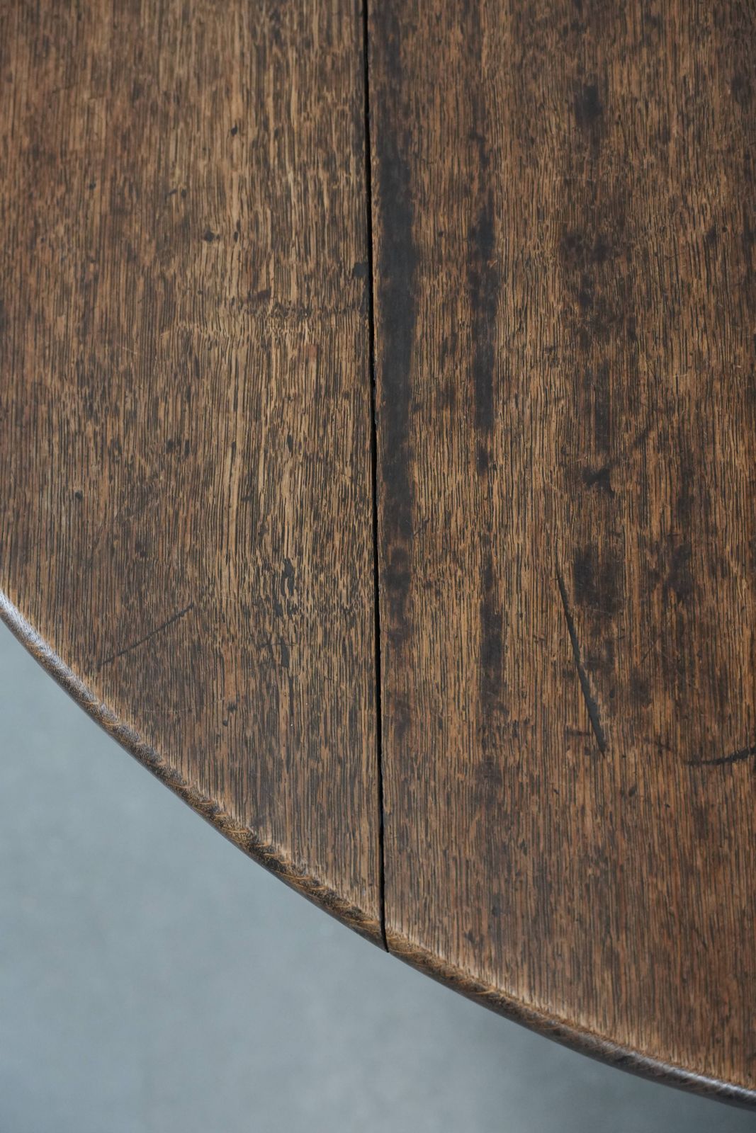 photo vinterior Antieke Engelse Eiken Zij /Eettafel/Gateleg Tafel Uit De 18e Eeuw Met Prachtige Patina