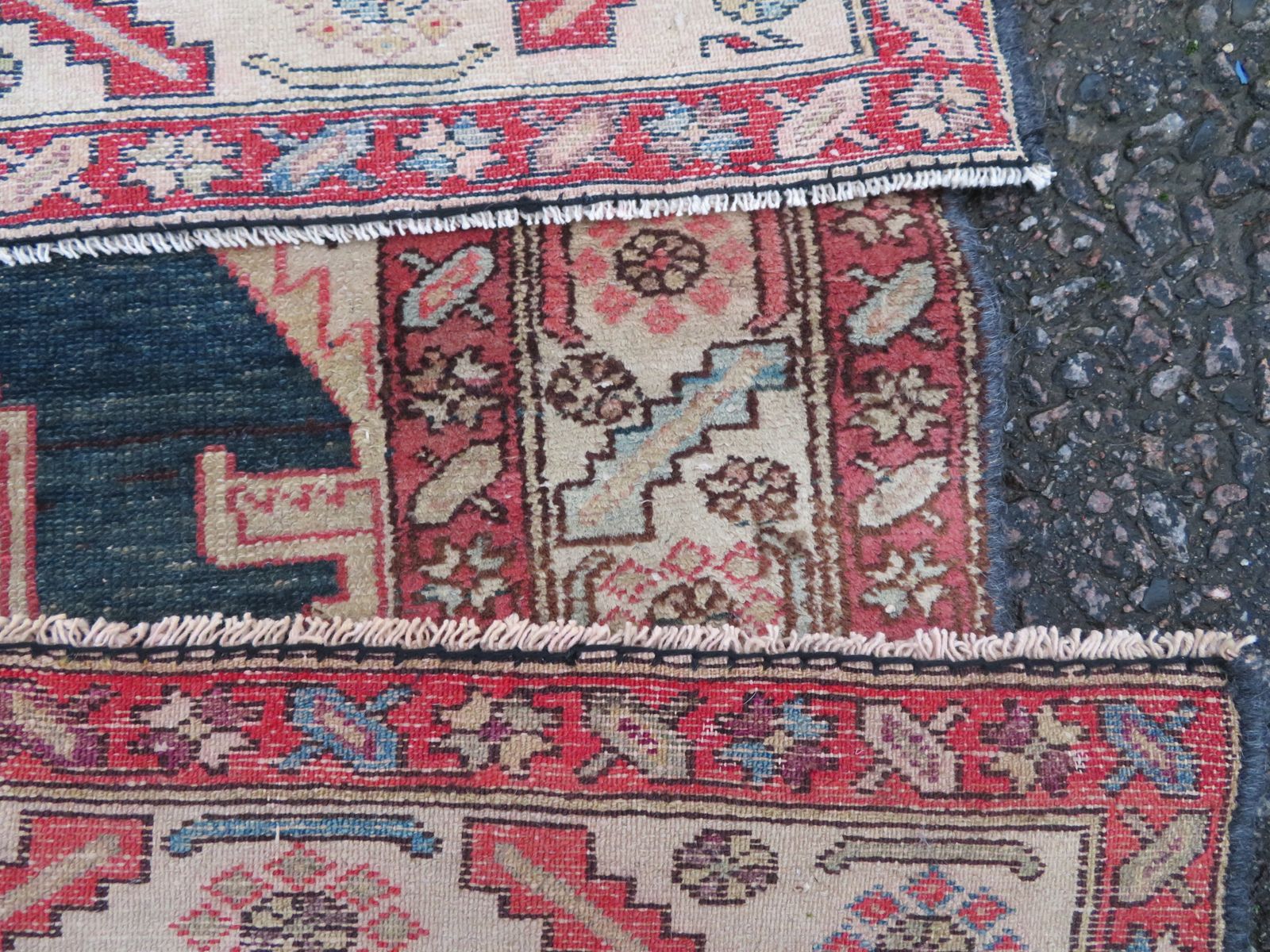 Antique Bakshaish Village Rug. 175cm X 130cm. photo vinterior