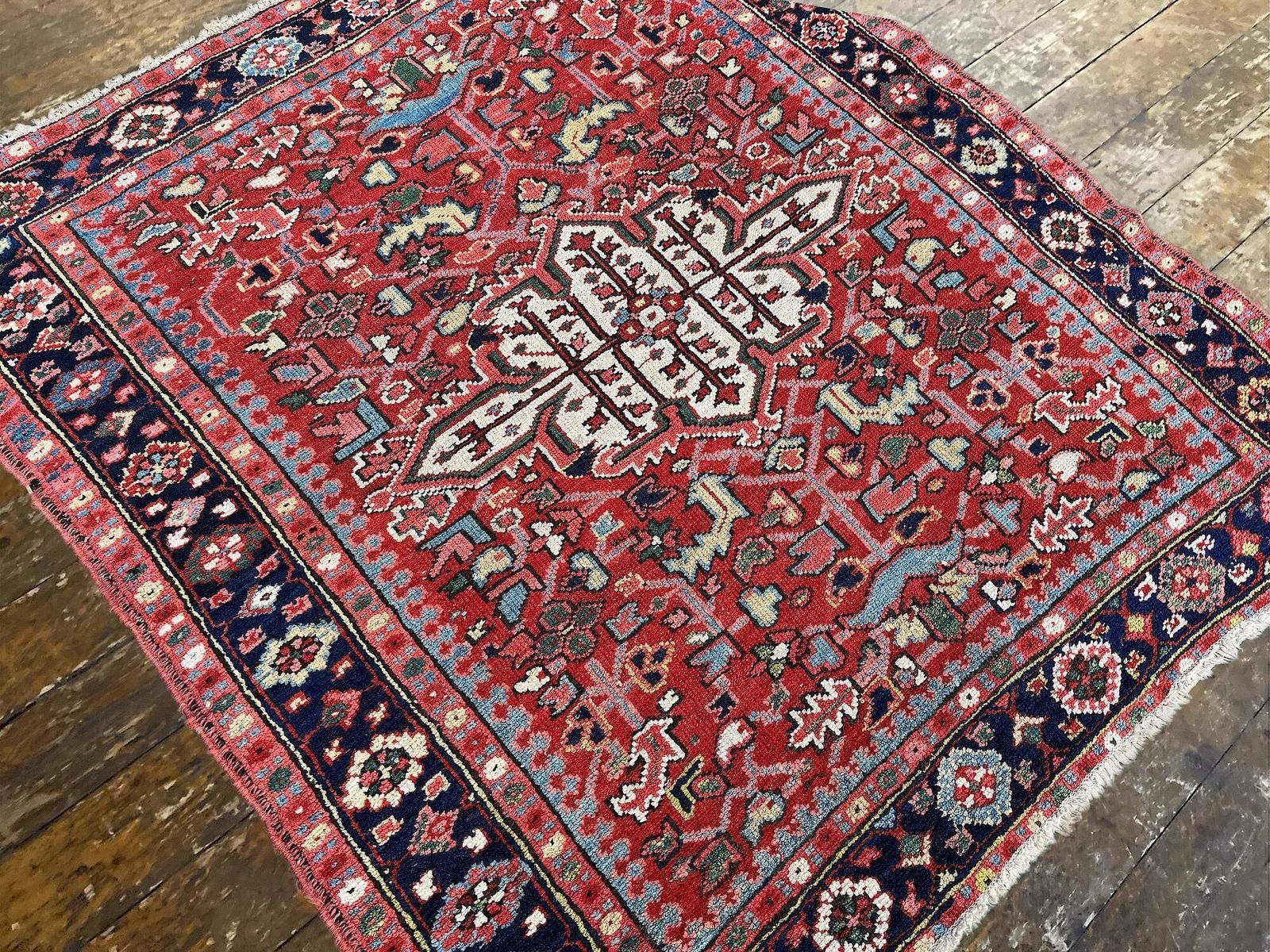 Antique Heriz Rug 1.28m X 1.15m photo vinterior