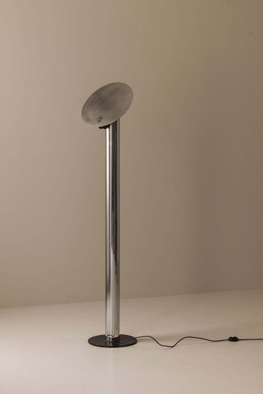 3465.0 Minimalist Italian Floor Lamp From The Late 1970s In Chrome And Brushed Metal. photo