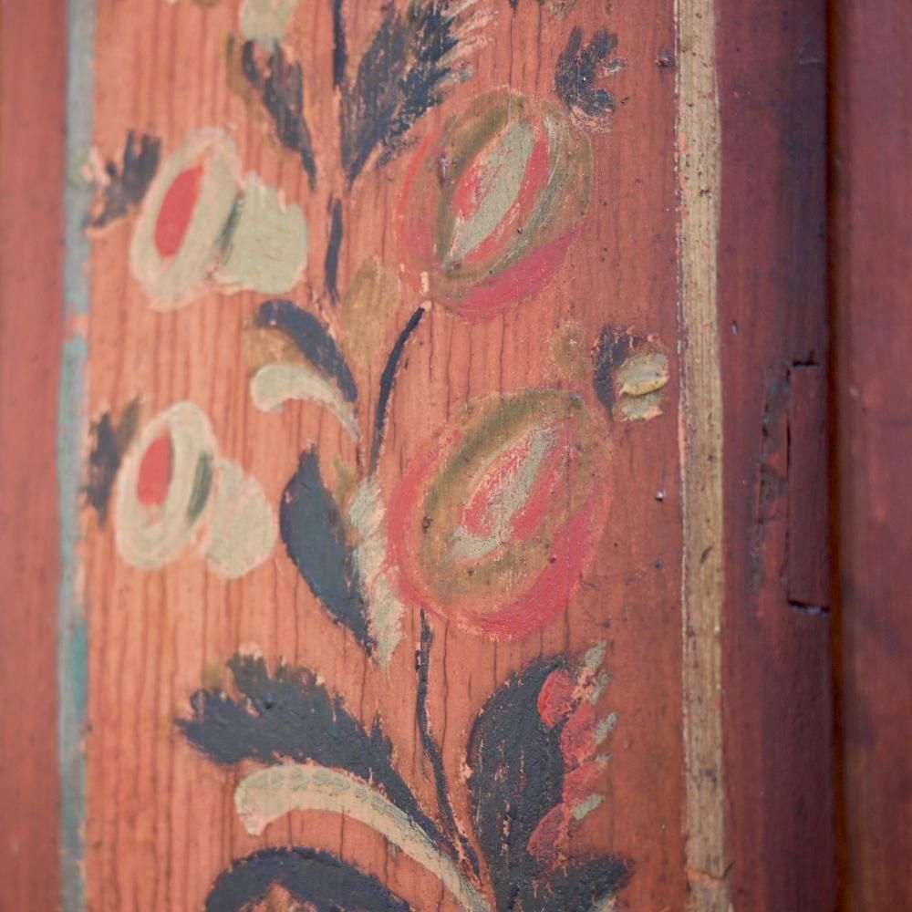 photo vintage Red Floral Painted Cabinet, 1790, Central Europe