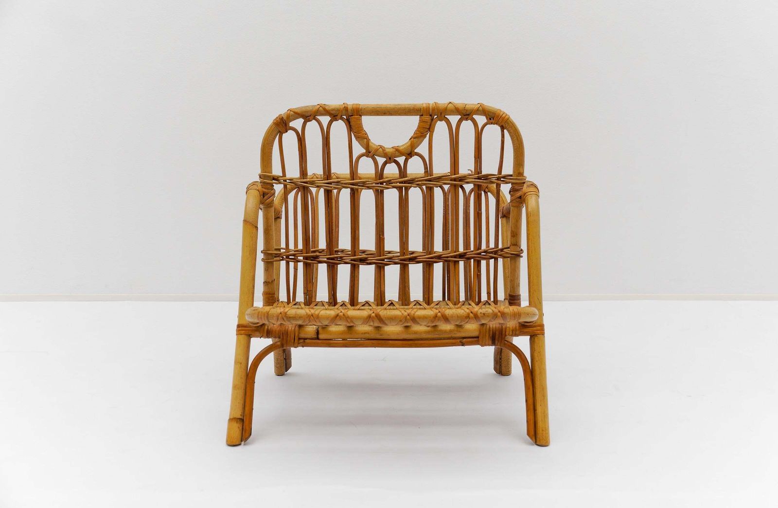 Lovely Mid Century Modern Rattan Magazine Rack, 1960s Italy photo vinterior