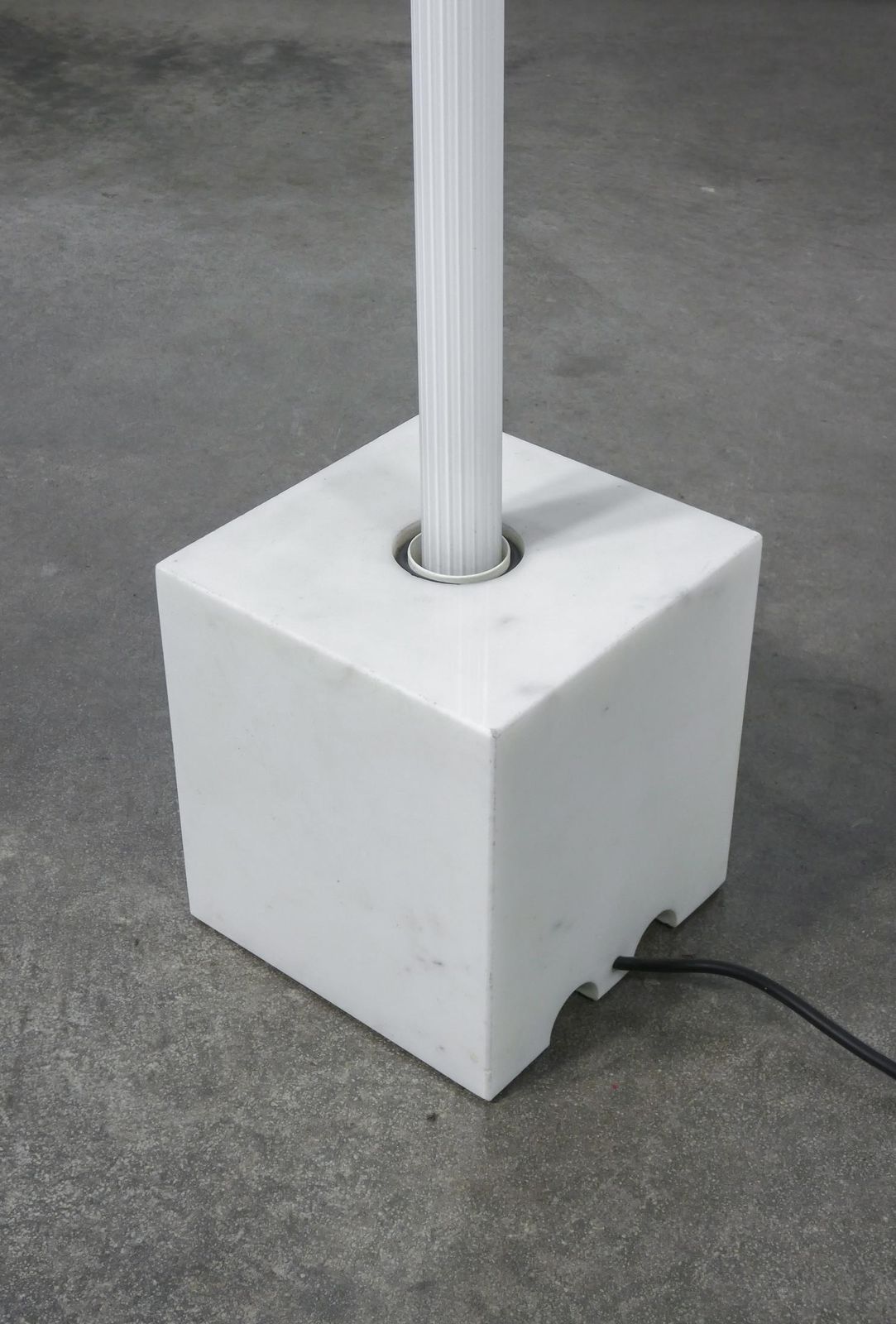 photo furniture Tricorno Floor Lamp, Design By L. Diaz De Santillana For Venini. 1985