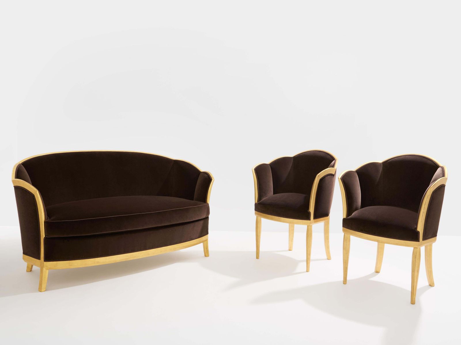 photo furniture Canapé en bois doré et velours brun Maurice Dufrène, vers 1925