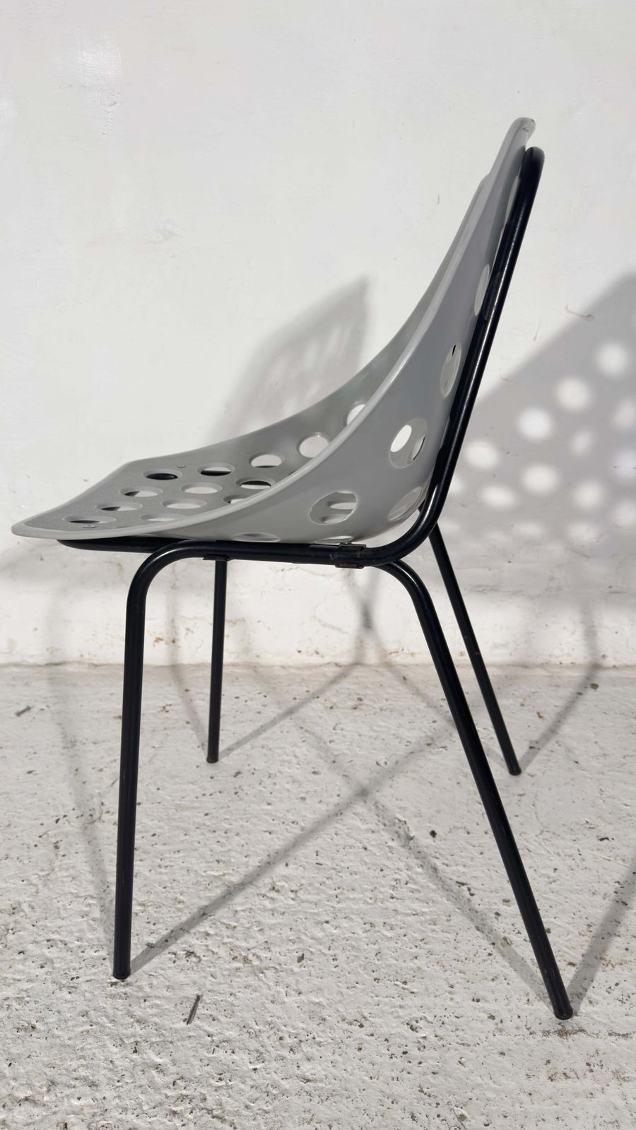 photo furniture P. Guariche For Meurop, 1960s Coquillage Chair