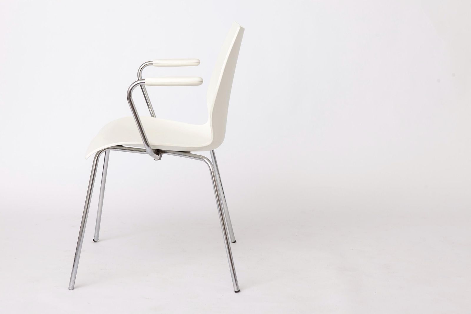 Kartell Maui Chair | Design By Vico Magistretti | Italian Modern Chair | 1990s Vintage photo Furniture