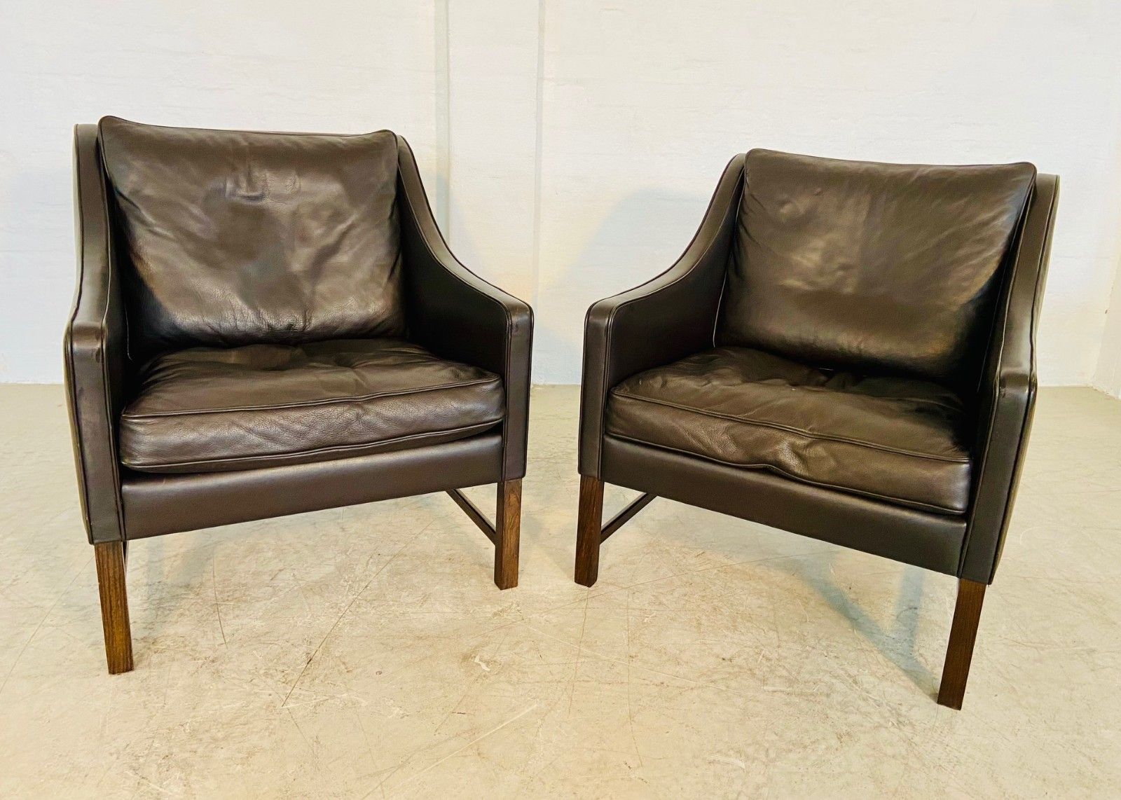 Mid Century Fredrik Kayser Leather & Rosewood Lounge Chairs – Brown Leather photo Furniture