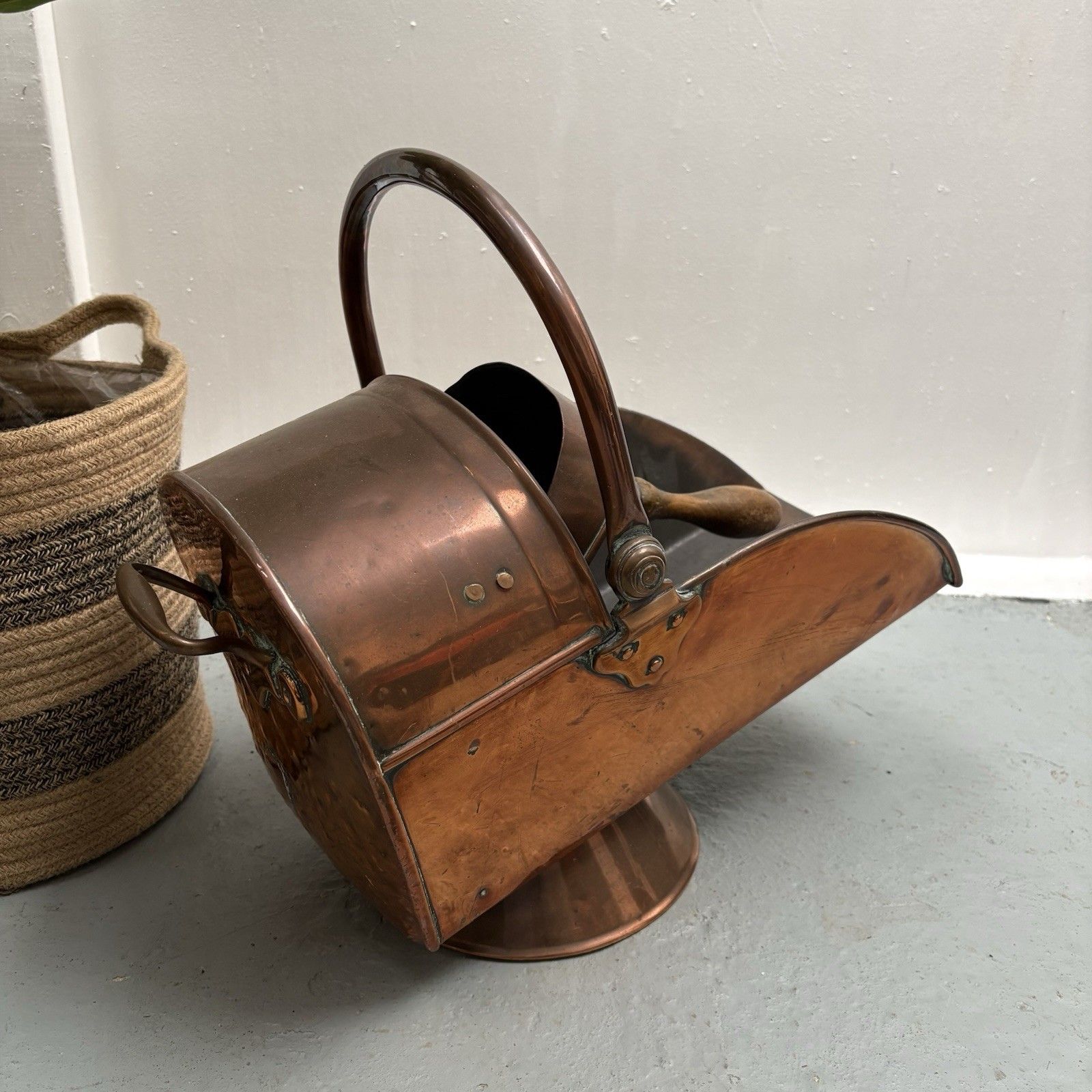 Large Arts & Crafts Copper Helmet Coal Scuttle With Original Scoop photo furniture
