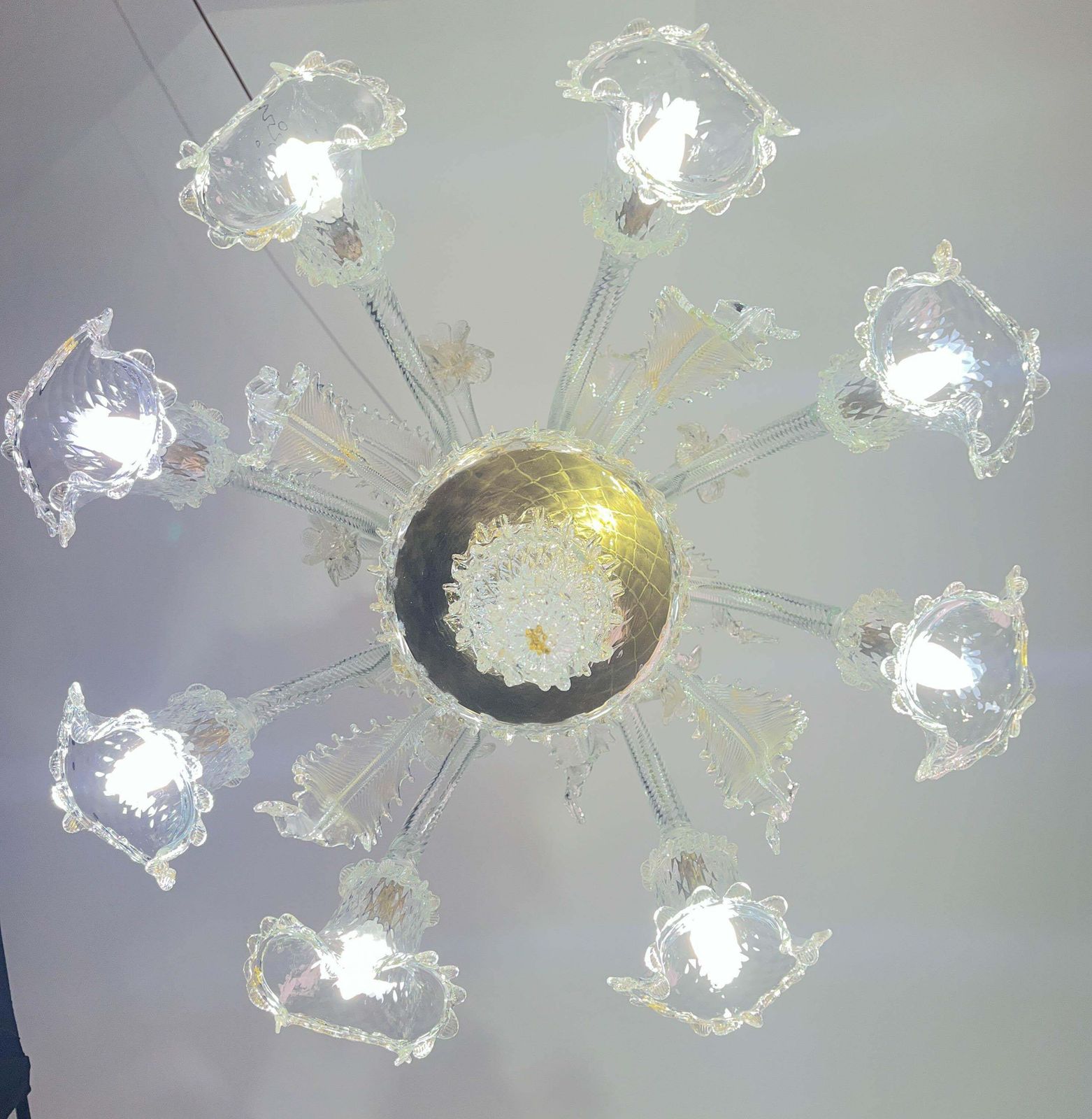 photo vintage Wonderful Large Size Venetian Chandelier, Transparent And Gold Murano Glass