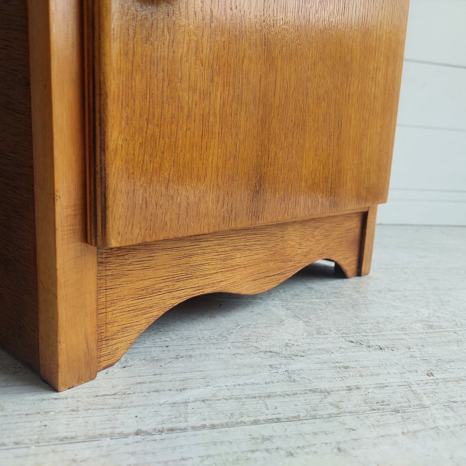 Mid Century Oak Bedside Table Cabinet Cupboard Nightstand 50s photo vintage