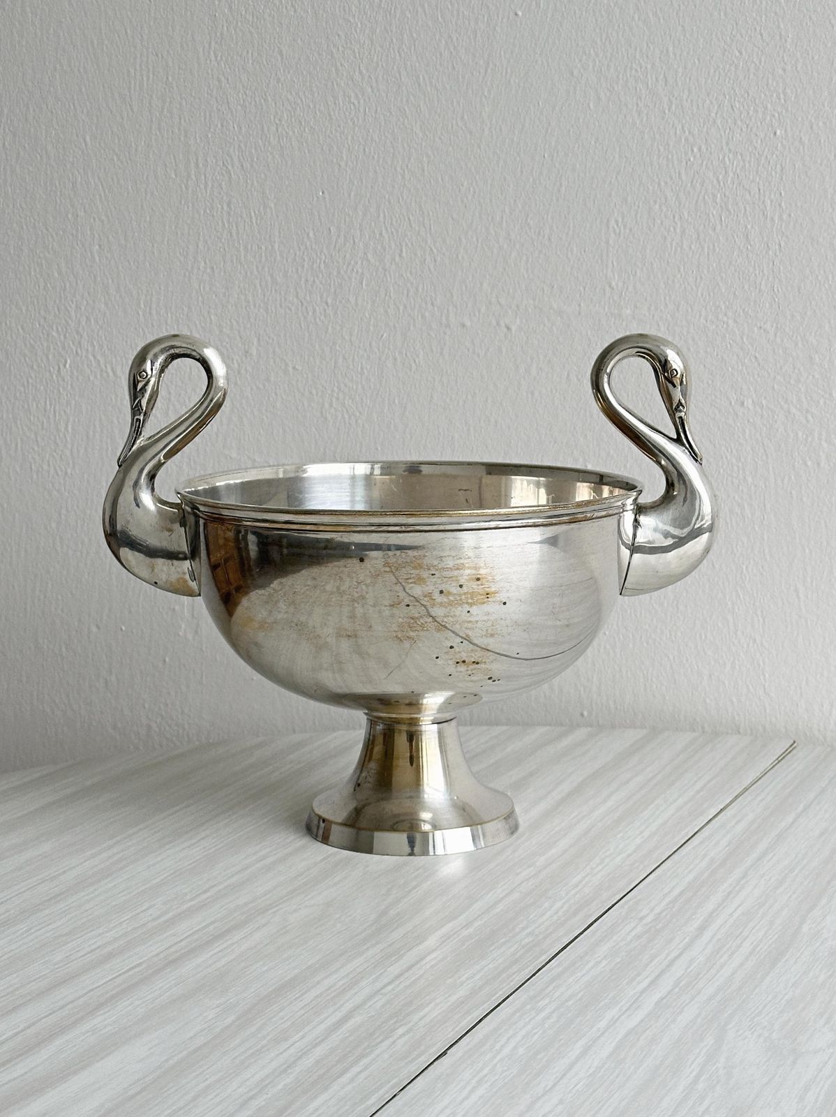 Silver Plated Metal Bowl With Swan Handles, Elegant Centerpiece For Fruit Or Ice Cream, Unique And Decorative Piece, Chic And Refined Home
