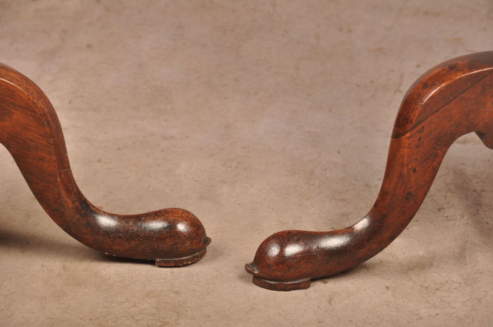 Exceptional Pair Of Gillows Rosewood Stands. photo vinterior