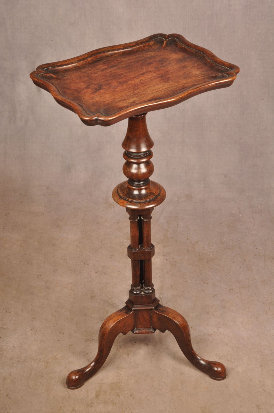Furniture Exceptional Pair Of Gillows Rosewood Stands. photo