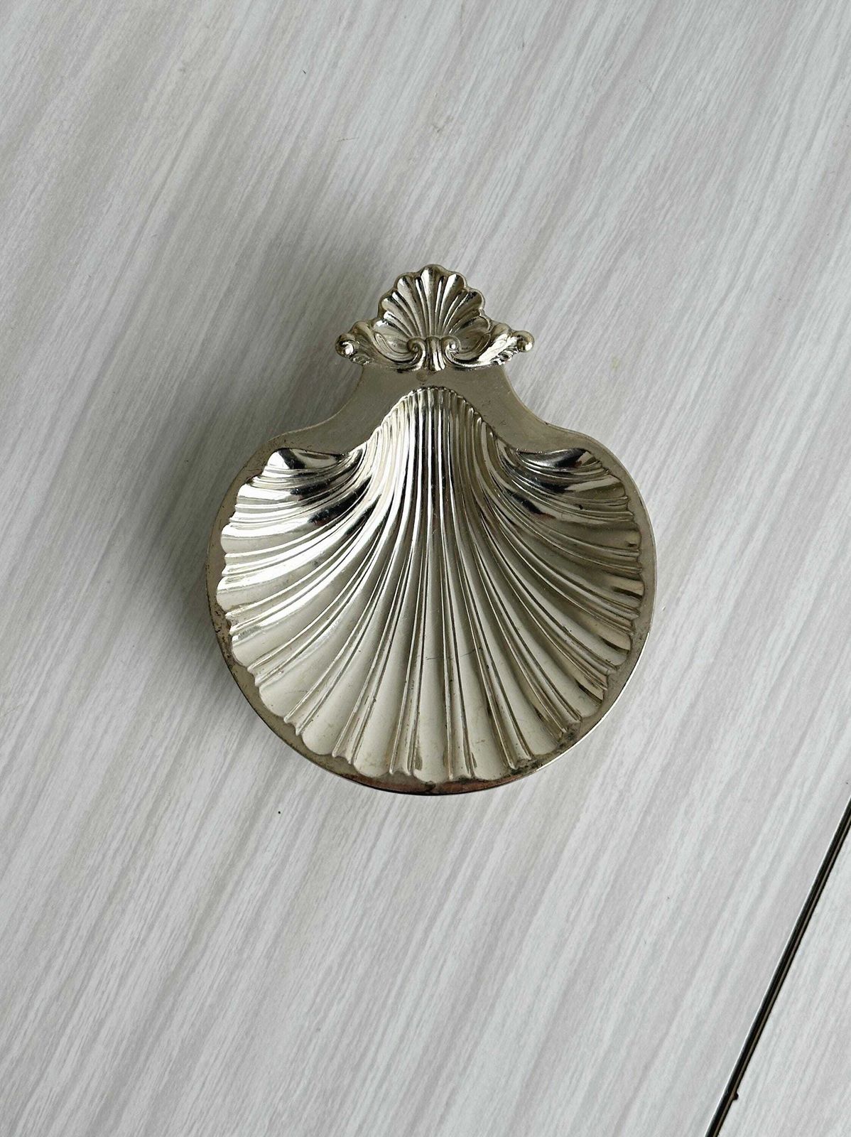 Silver Plated Metal Seashell Trinket Dish, Made In England, A Chic Jewelry Dish Or Catch All, Trendy