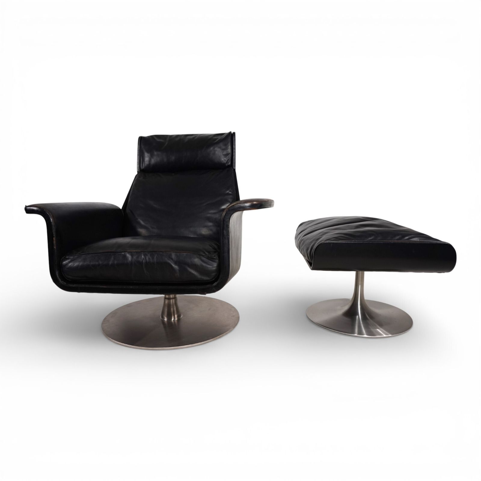 photo buy Kaufeld Siesta 62 Leather Lounge Chair By Jacques Brule, 1960