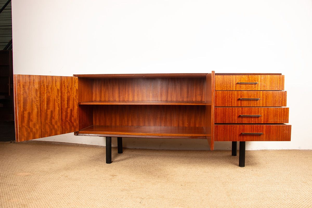 Mobilier Buffet moderniste en palissandre de style français, 180 cm, par Tricoire et Vecchione, Meubles TV, 1960. photo