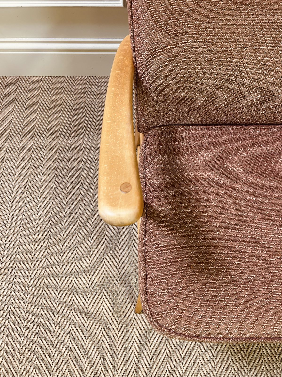 photo vinterior Pair Of Mid Century Ercol 403 Easy Armchairs Original Upholstery Very Rare