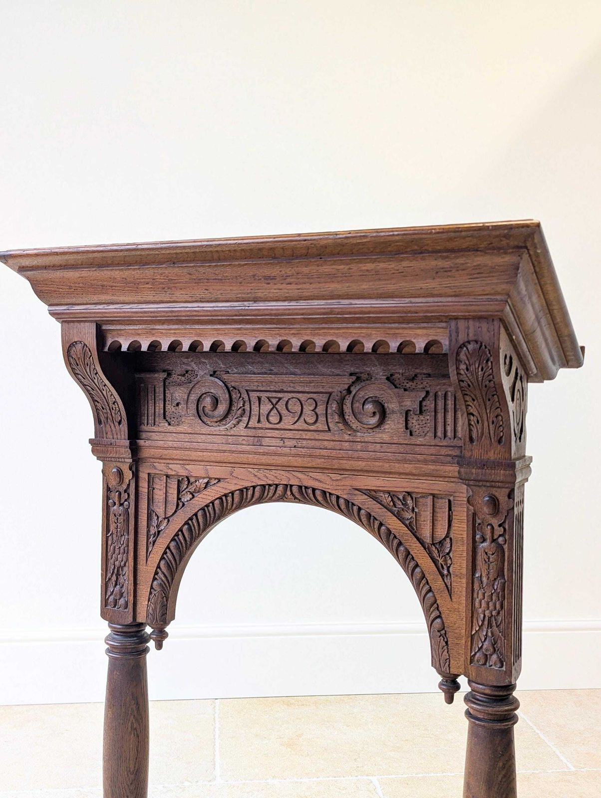 photo vinterior Antique Victorian Gothic Revival Oak Lectern C.1893