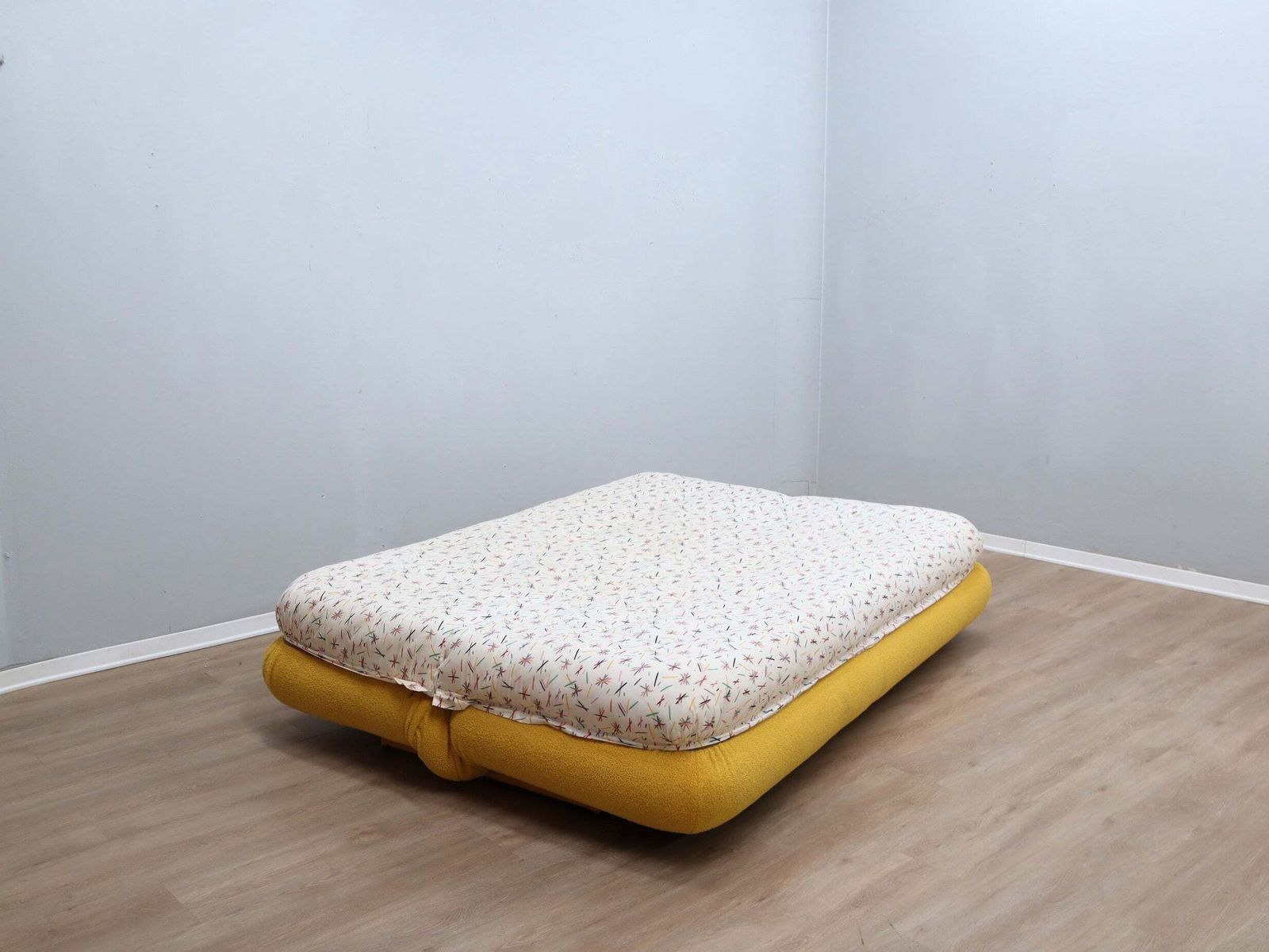 photo furniture DR. Jekyll & Mr. Hyde Modular Sofa Bed By Poltrona Frau 1980s