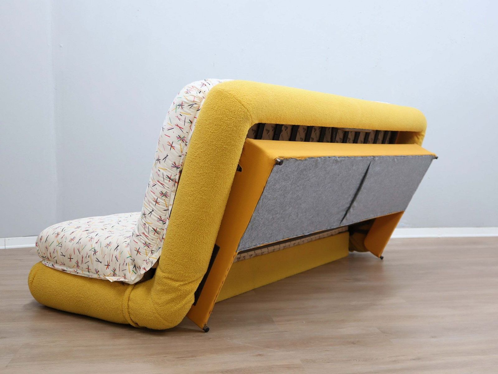 2200.0 DR. Jekyll & Mr. Hyde Modular Sofa Bed By Poltrona Frau 1980s photo