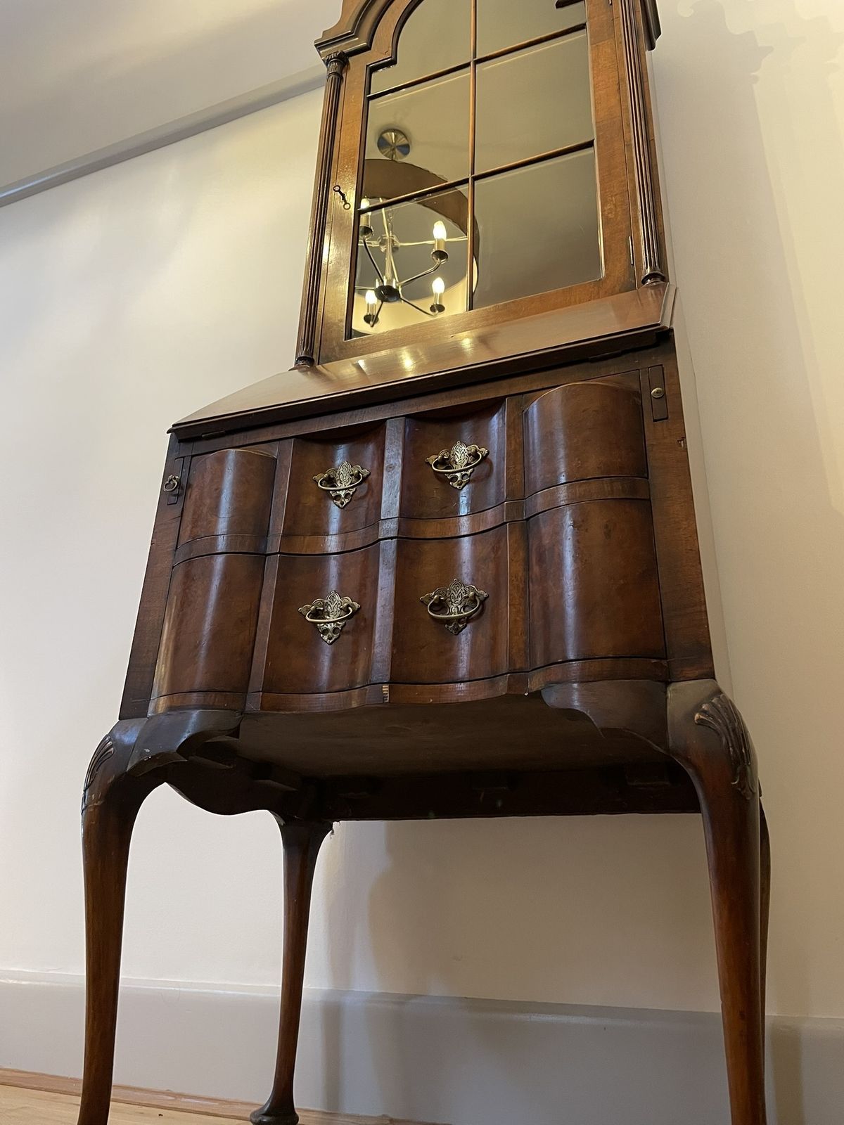 photo vintage Walnut Queen Anne / George I Style Bureau Bookcase (1920s Reproduction)
