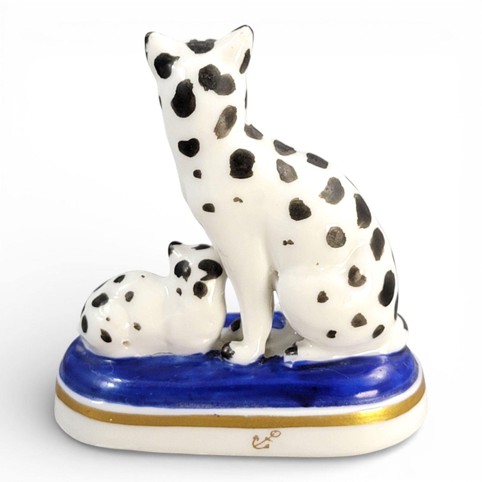 Rare Chelsea Porcelain Miniature Group, Seated Cat And Kitten, Late 18th Century photo for sale