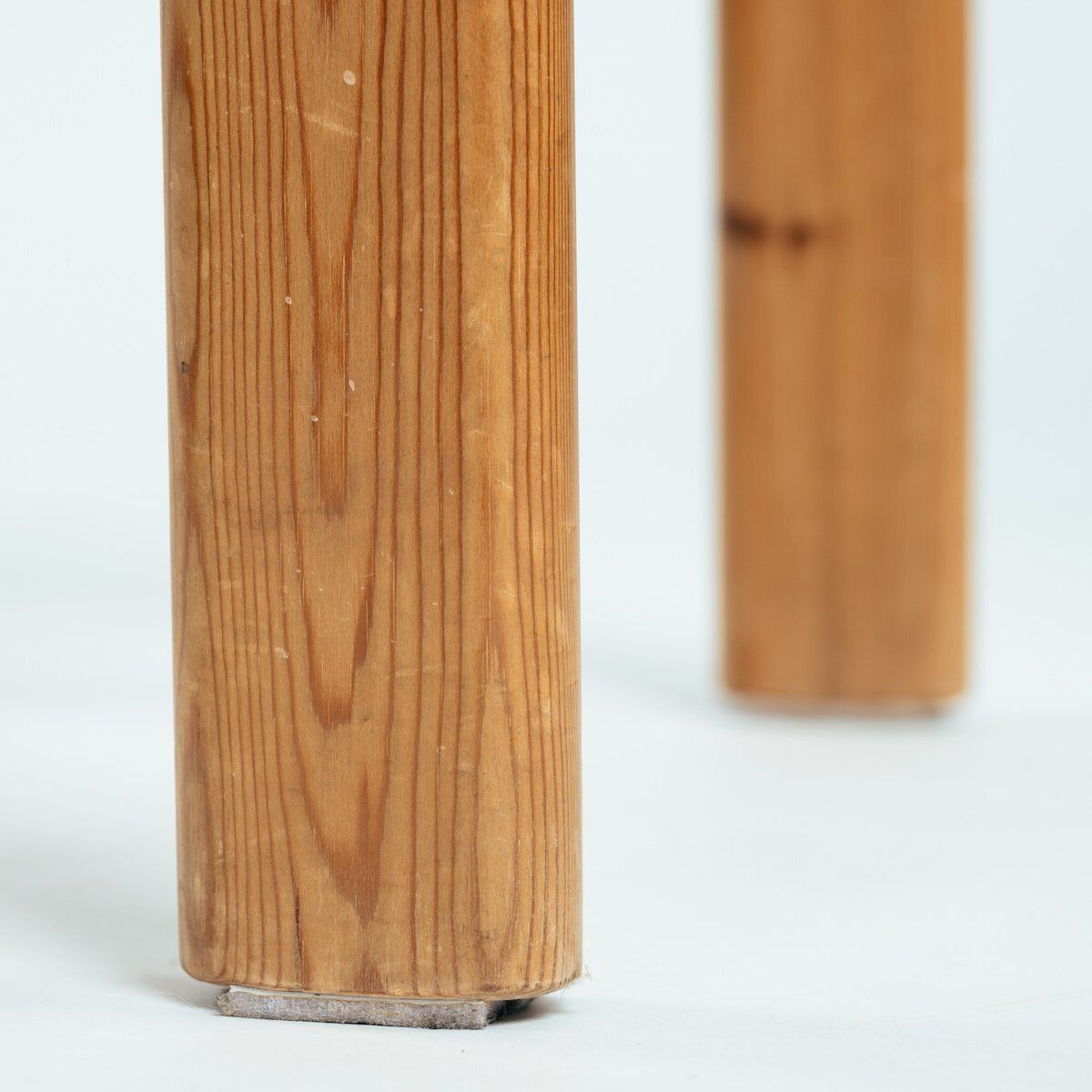 photo vintage Vintage Danish Pine Tulip Dining Chairs By Niels Koefoed For Dyrlund, 1960s, Set Of 6