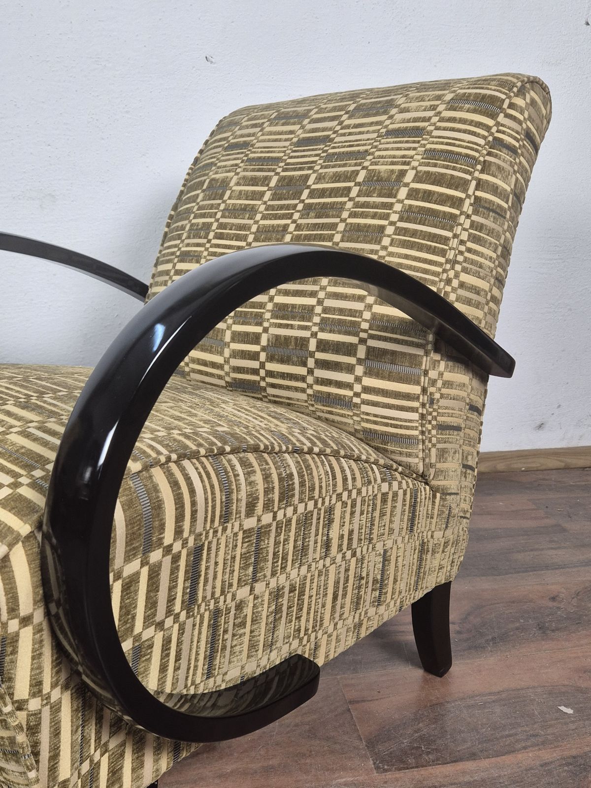photo furniture Halabala H410 Armchairs, Czech Artdéco 1940s, Set Of 2