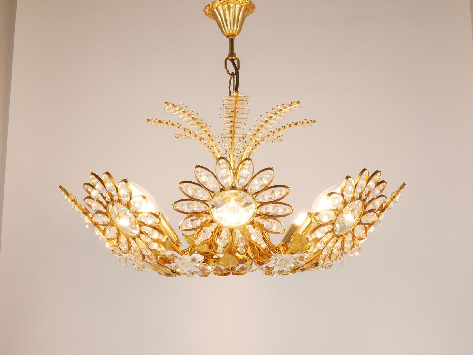 photo furniture Ernst Palme Large Palwa Flower Palm Tree Chandelier, Gilt Brass, Crystals, 1970s
