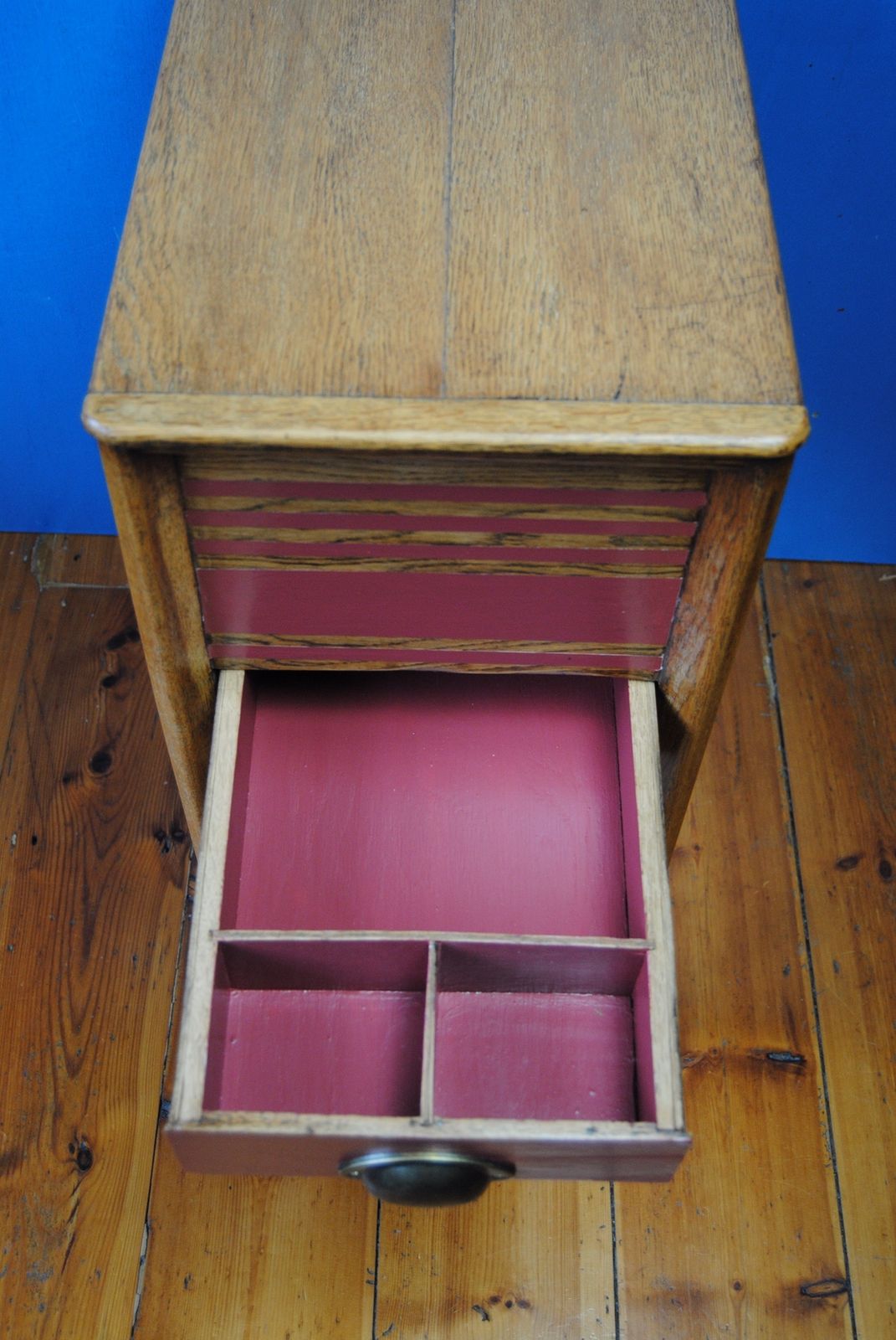 1950s Occasional Table, Vintage photo 110.0