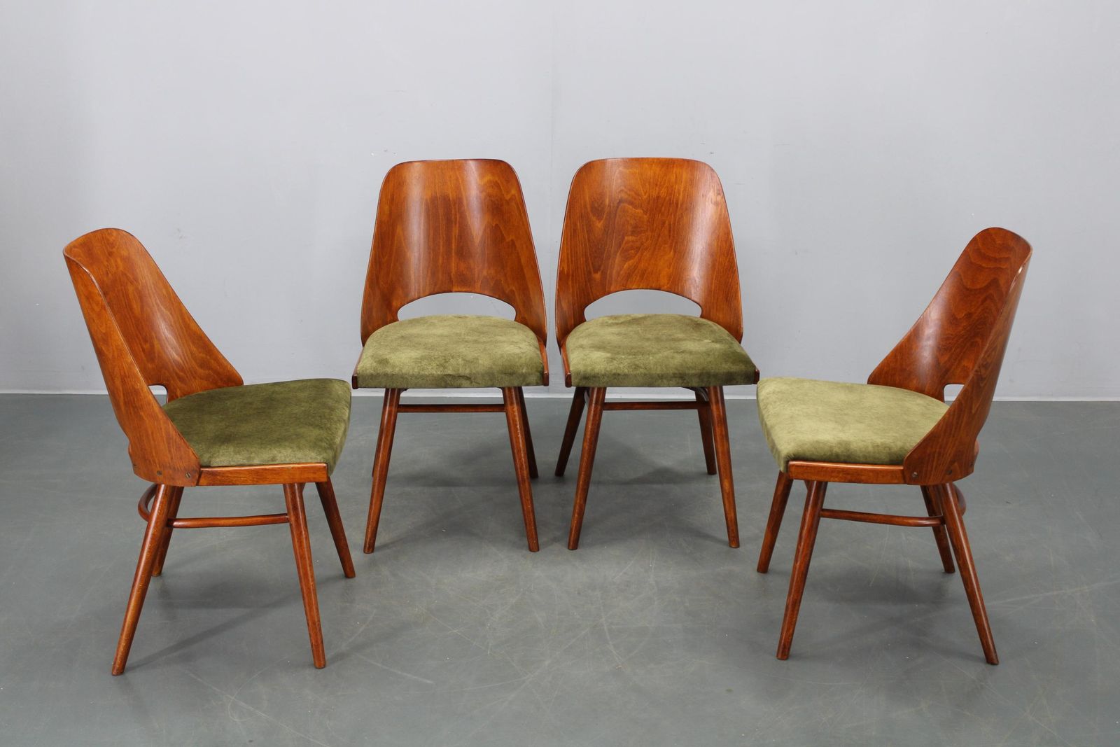 Set Of Four Mid Century Dining Chairs Ton 514 By Osvald Haerdtl, 1960s photo for sale