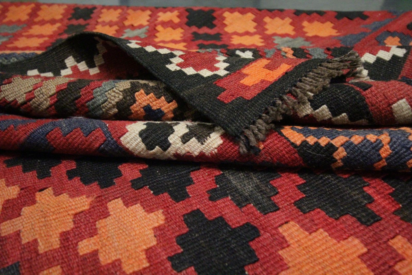photo furniture Red Carpet Wool Kilim Rug Handmade Traditional Caucasian Area Rug