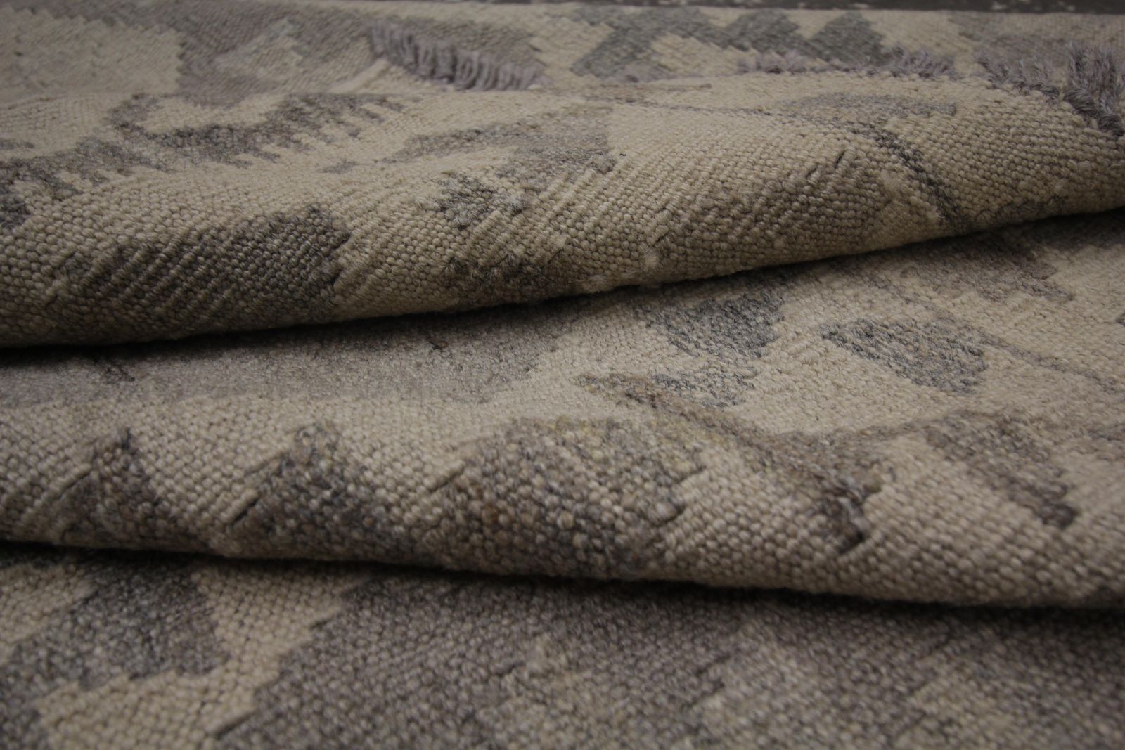 Grey Wool Kilim Rug Handmade Traditional Geometric Kilims Area Rug photo vinterior