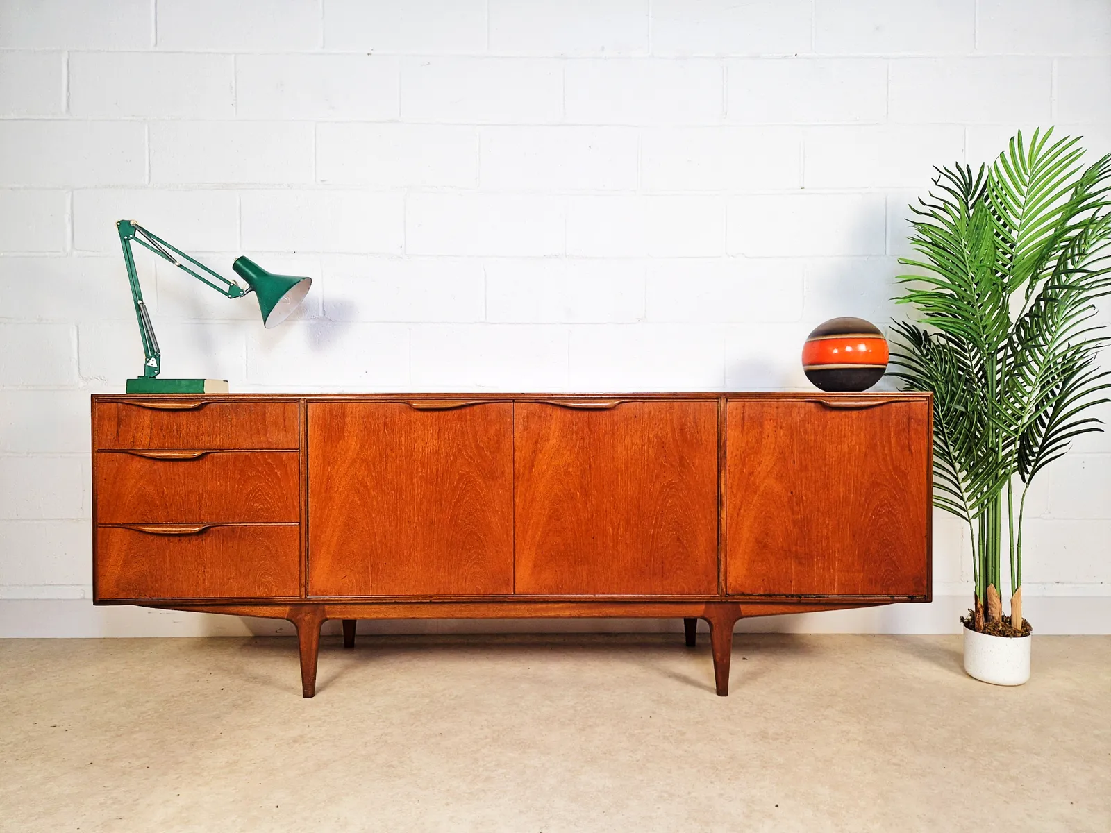 Tom Robertson For McIntosh Dunvegan Mid Century 1960s Teak Sideboard Credenza Pg020
