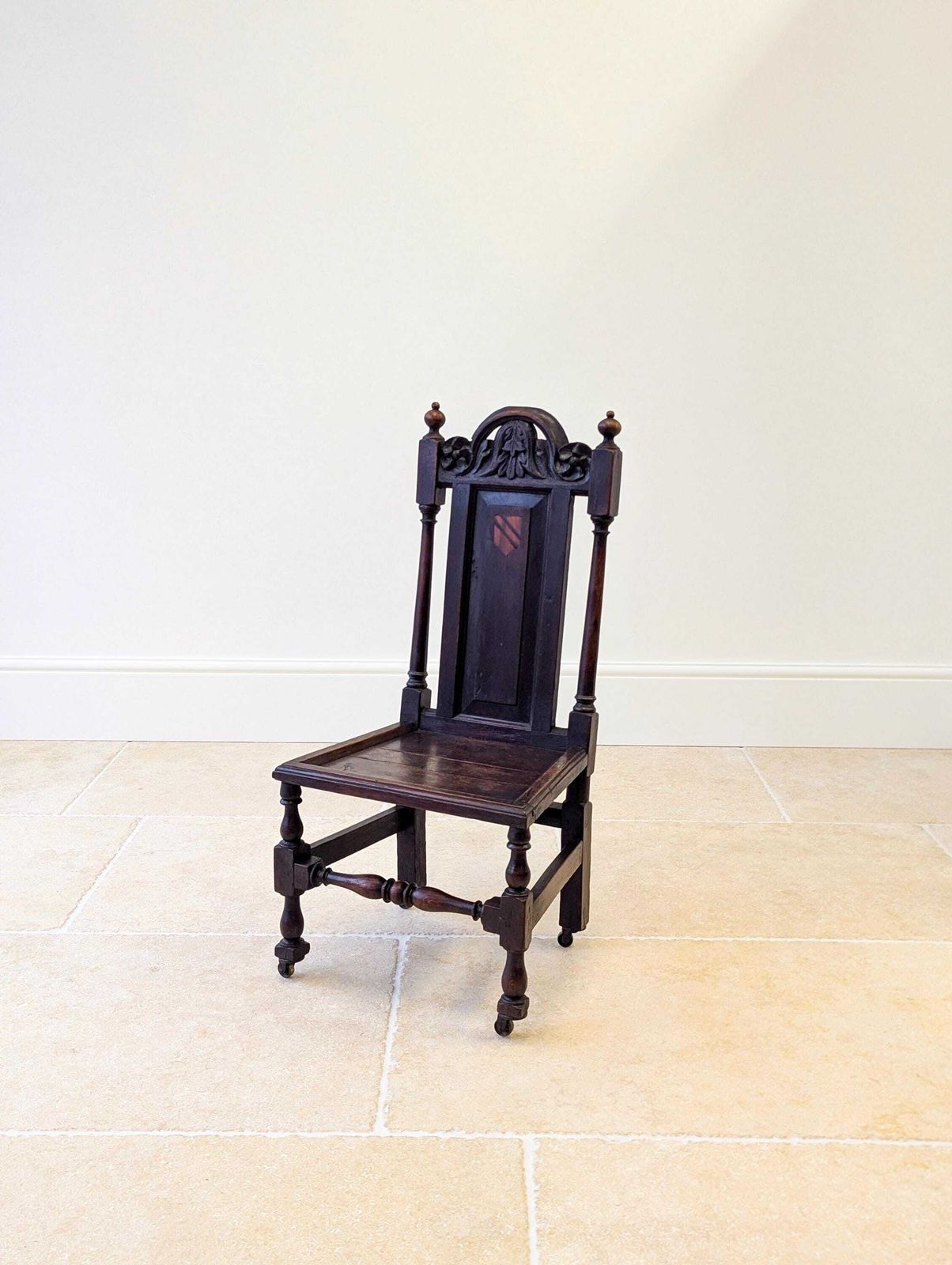 photo furniture Antique Late Victorian Oak Hall Chair C.1890
