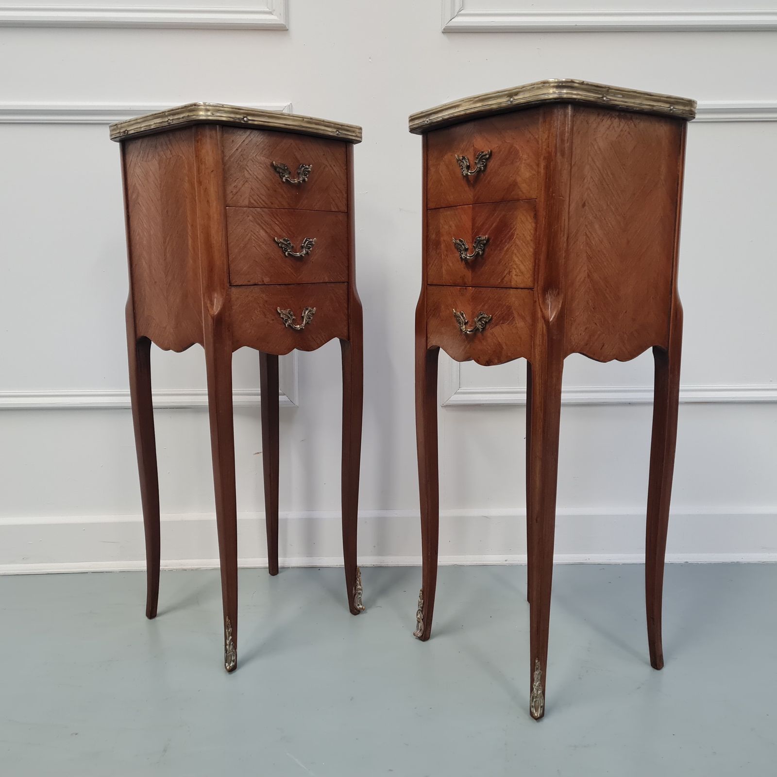 French Kingwood Bedside Cabinets C1930