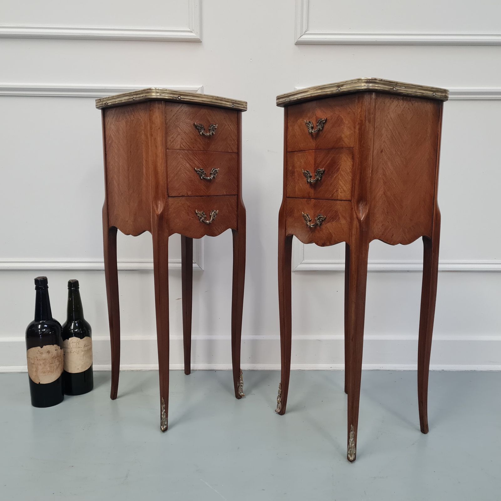 French Kingwood Bedside Cabinets C1930 photo Furniture