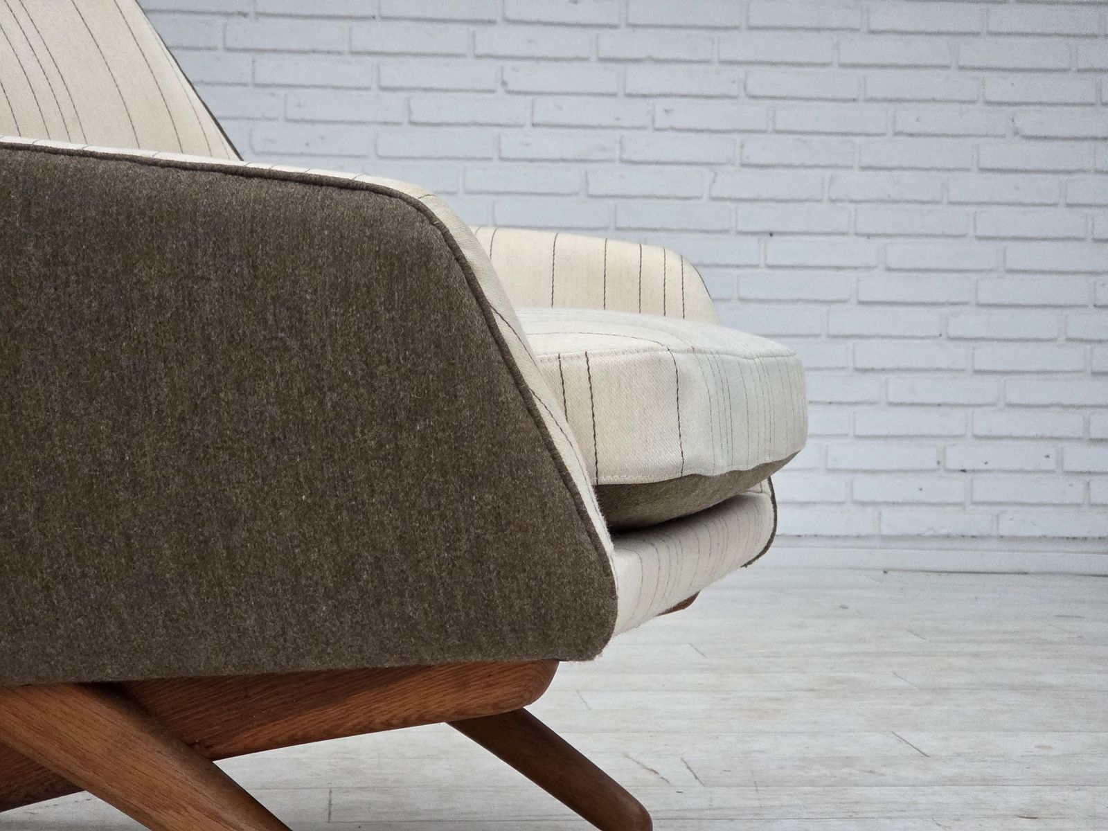 1970s, Danish Design By Illum Wikkelsø, Furniture Wool Fabric, Oak Wood Legs. photo vintage
