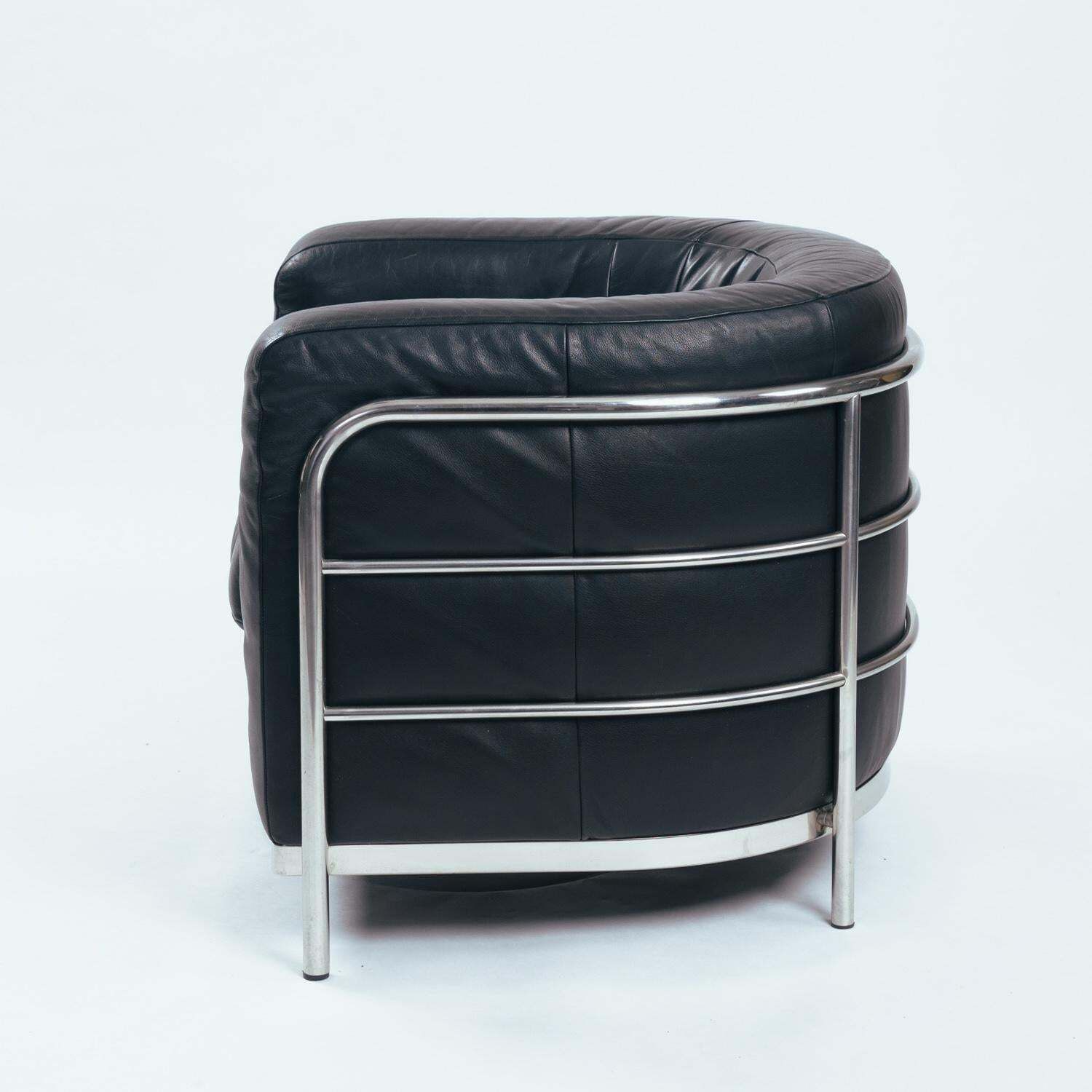 photo buy Zanotta Onda Black Round Leather Chrome Tubular Lounge Chair, Italy 1980s