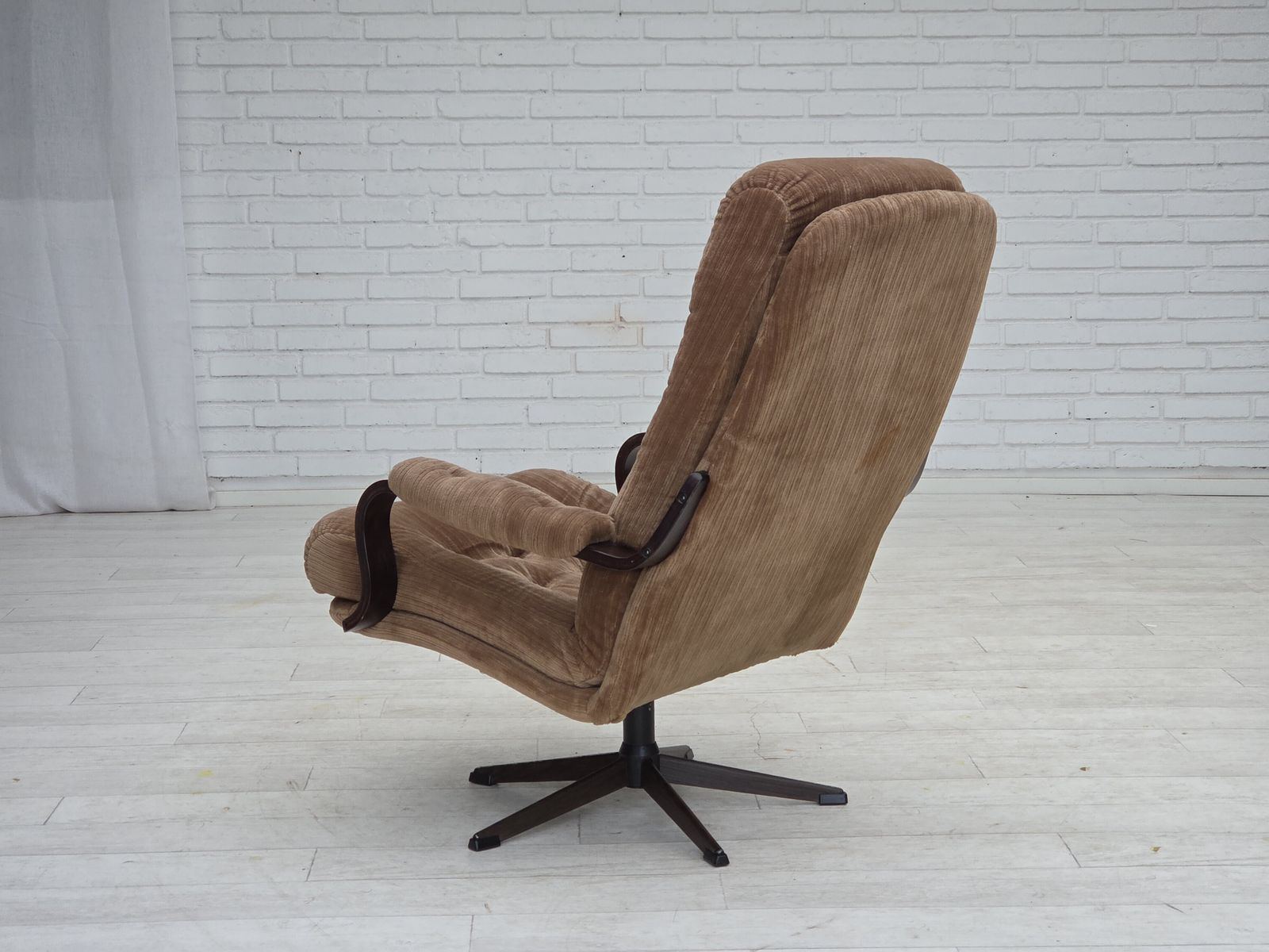 photo vinterior 1970s, Danish Swivel Armchair, Furniture Corduroy, Dark Beech Wood.