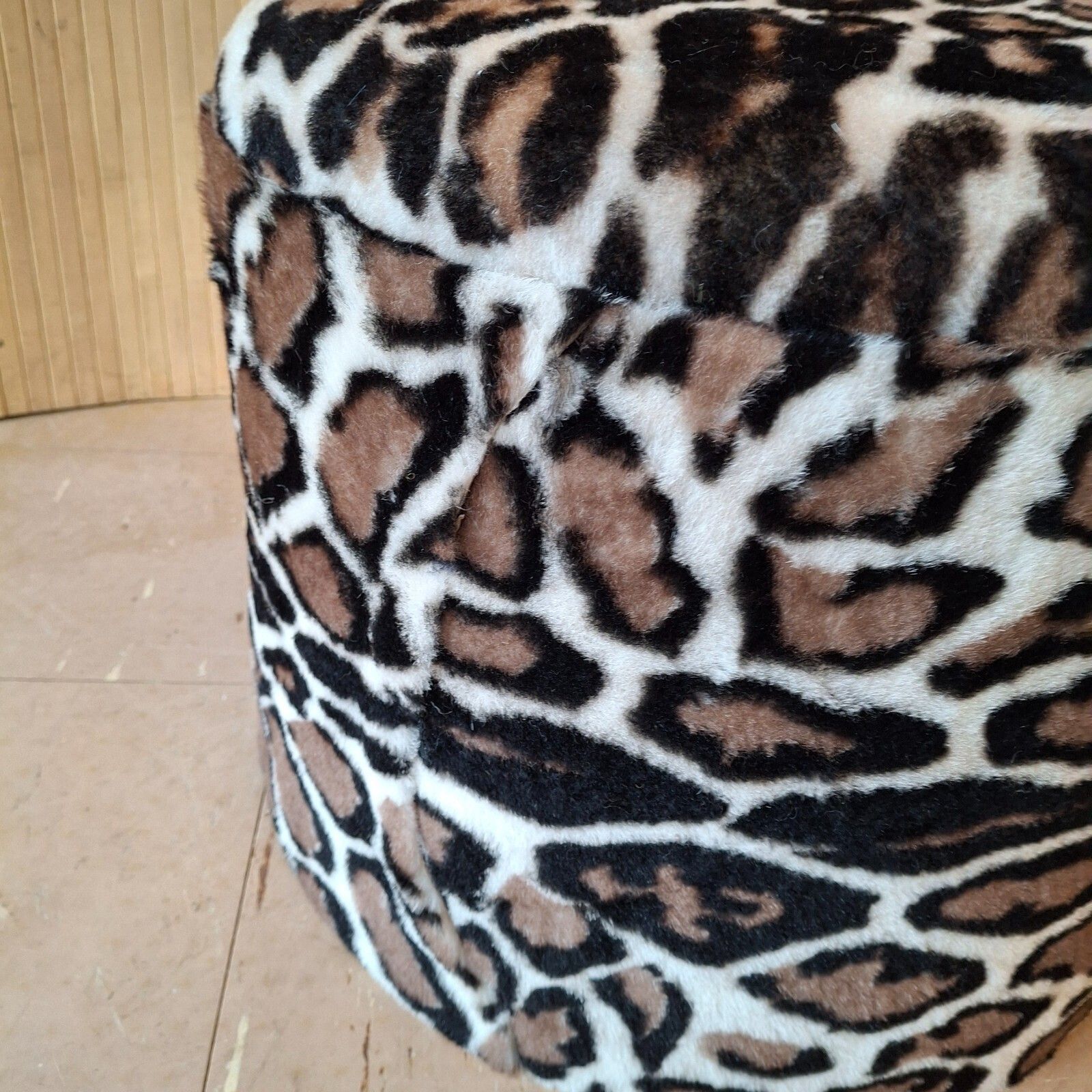 Fab Vintage Retro Handmade Pouffe Footstool W/ Storage Big Cat Printed Sheepskin photo vintage