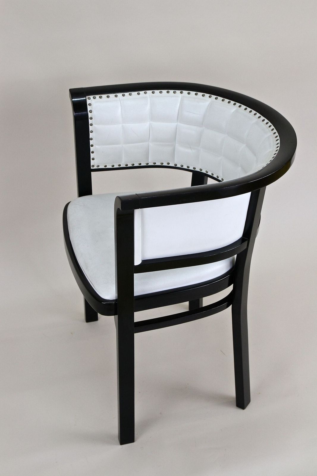 photo furniture 20th Century Thonet Armchair   White Leather, Design By M.Kammerer, At Ca. 1980