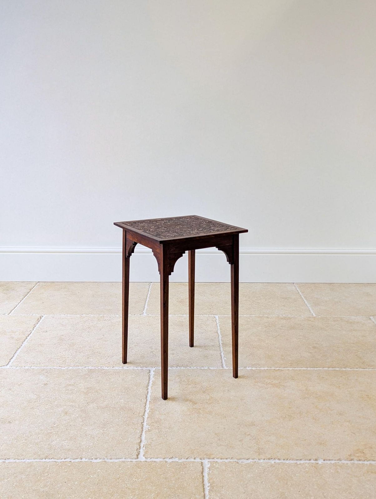 photo furniture Antique Arts & Crafts Carved Oak Occasional Table C.1900