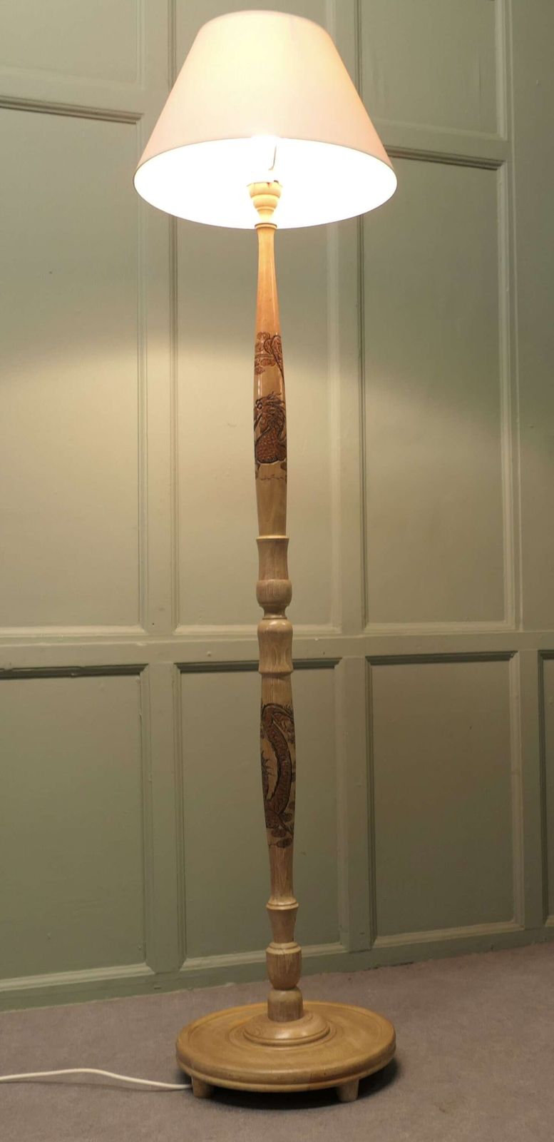 Carved Oriental Style Floor Lamp, Standard Lamp photo furniture
