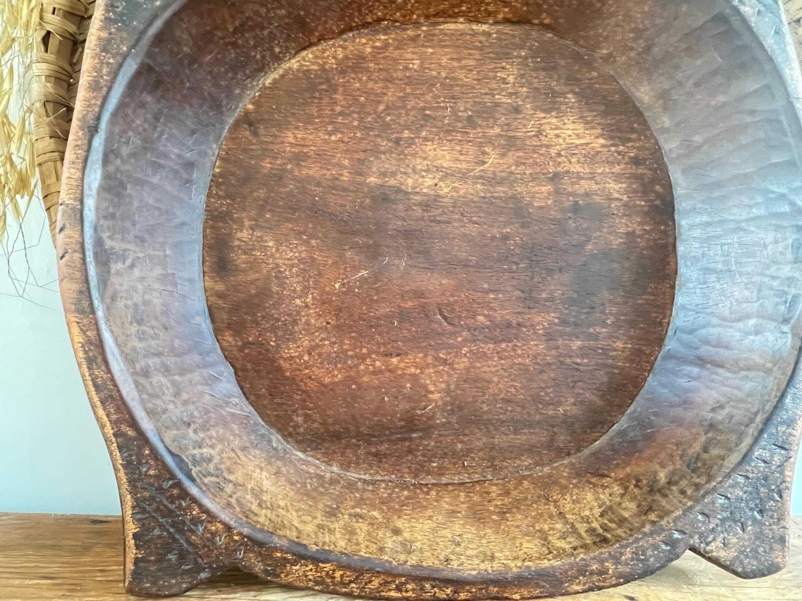 Antique Dark Wood Parat Bowl, Large Hand Carved Indian Dough Bowl, Primitive Teak Treenware, Wabi Sabi Rustic Table Centrepiece 19th Century photo vinterior