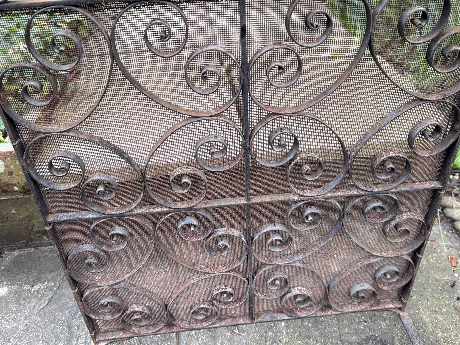 Antique Wrought Iron Fire Screen Victorian Scrollwork Fireplace Spark Guard photo vintage