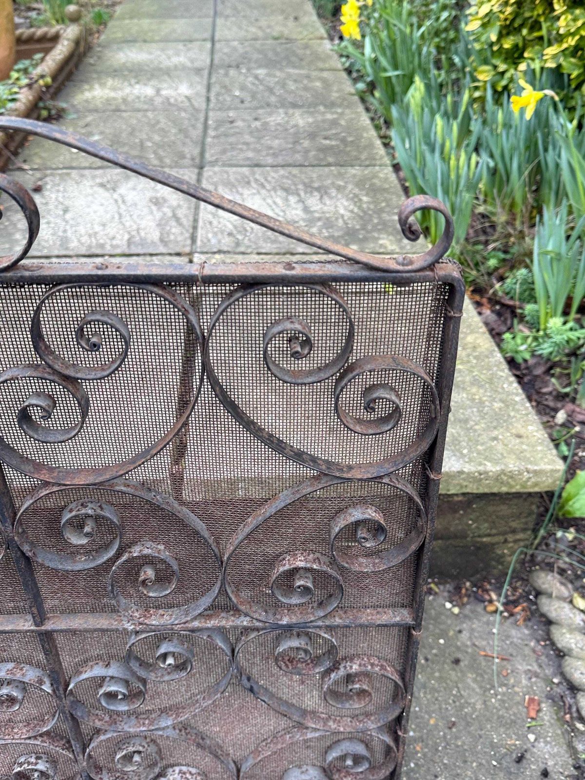 photo furniture Antique Wrought Iron Fire Screen Victorian Scrollwork Fireplace Spark Guard