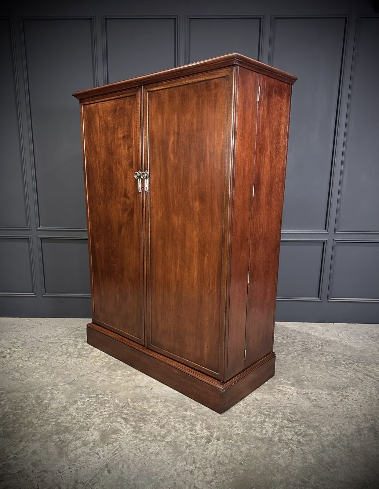 Mahogany Compactum Wardrobe, 1920s photo vinterior