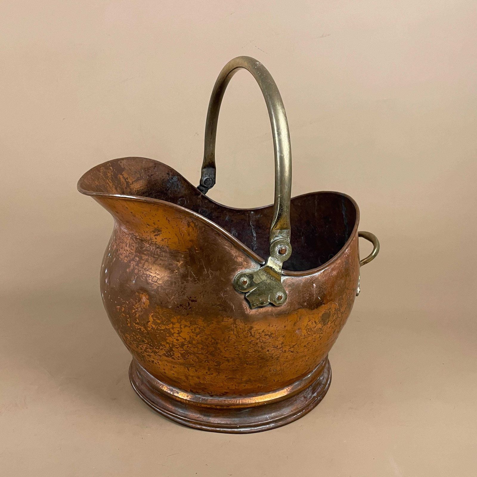 Antique Metal Copper Coal Bucket Gold Brass Handle Fireside Fire Side Scuttle Log Helmet Farmhouse Cottage Shovel Vintage Fireplace Logs photo furniture