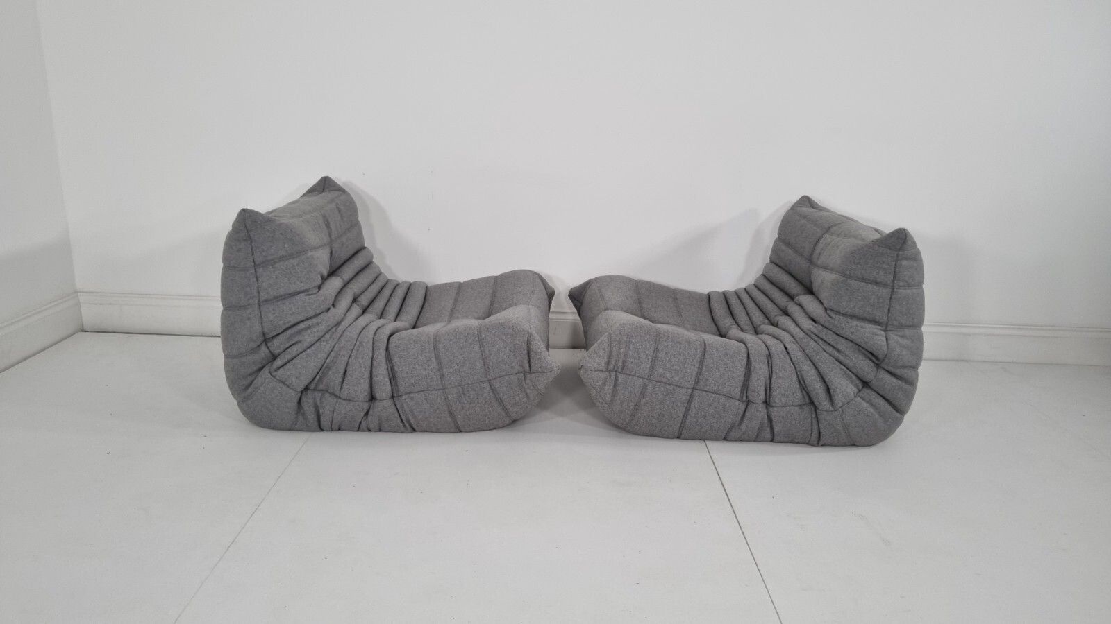 photo vinterior Ligne Roset Pair Of Togo Chairs In Grey Wool Immaculate